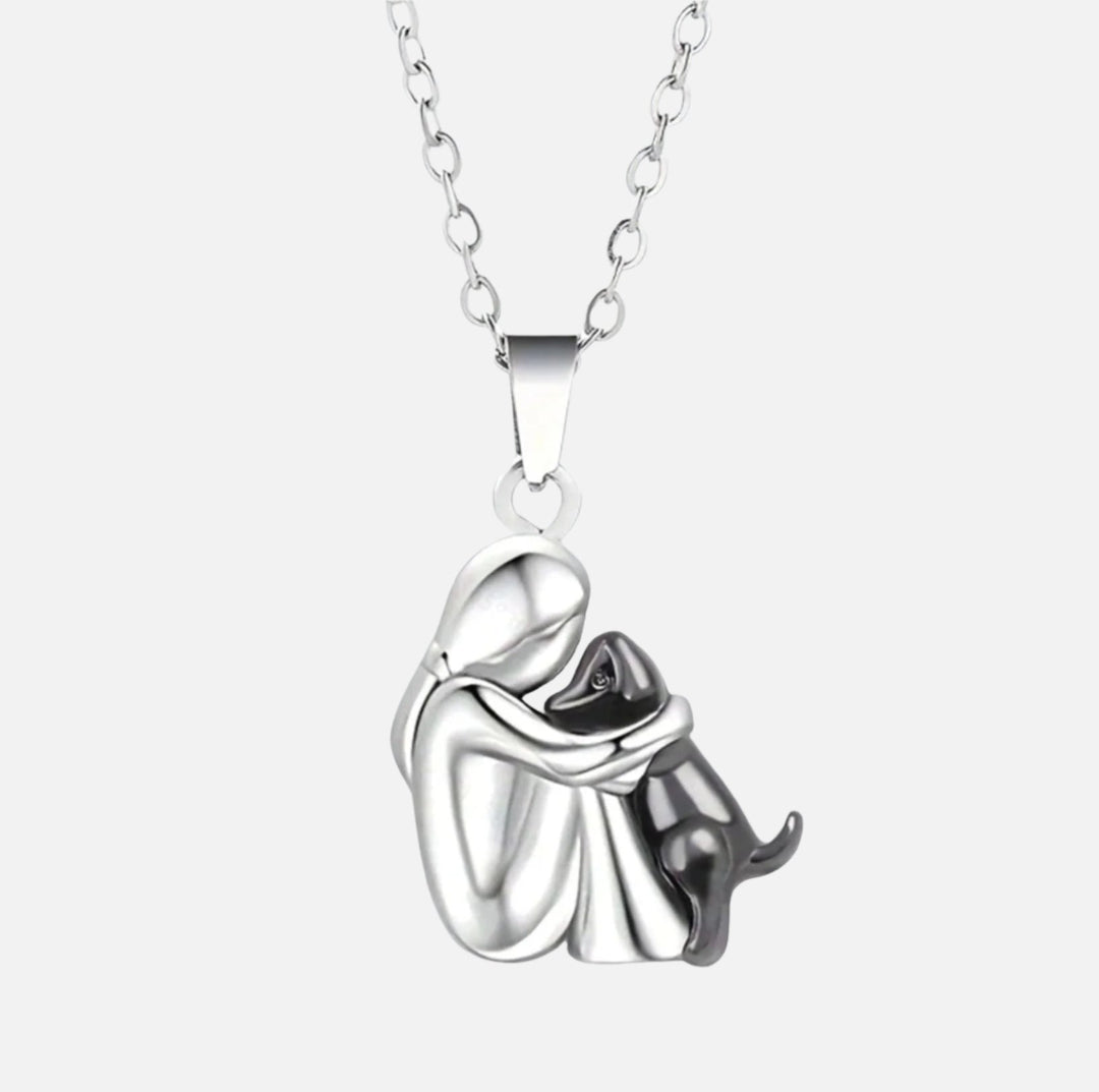 Olivia™ - Collier à pendentif en forme de chien